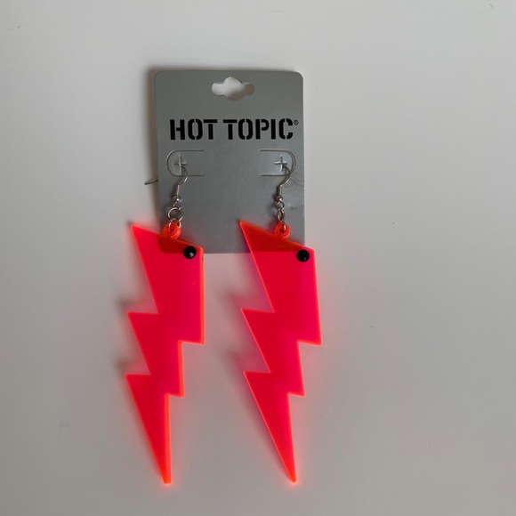 Hot Topic lightning bolt earrings. ✨LAST PAIR✨